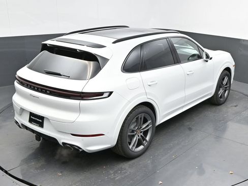 New 2025 Porsche Cayenne image 43