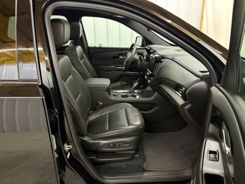 Used 2023 Chevrolet Traverse RS AWD/4WD image 31