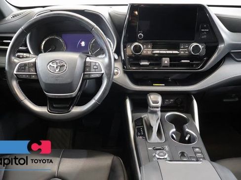 Used 2023 Toyota Highlander XSE AWD/4WD image 14