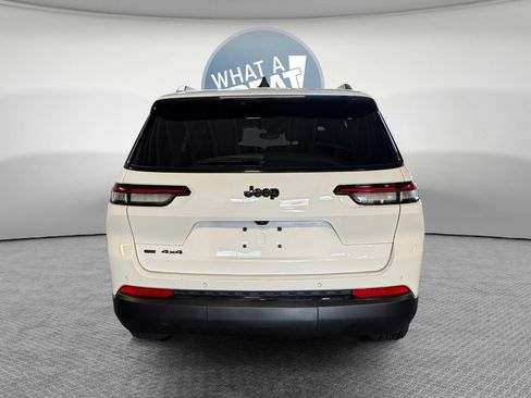 Used 2023 Jeep Grand Cherokee L Laredo AWD/4WD image 5