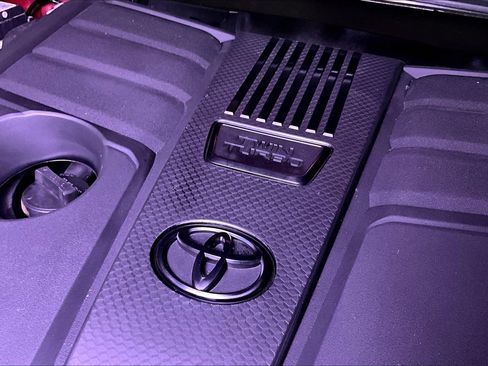 Used 2023 Toyota Tundra Platinum w/ Advanced Package AWD/4WD image 33