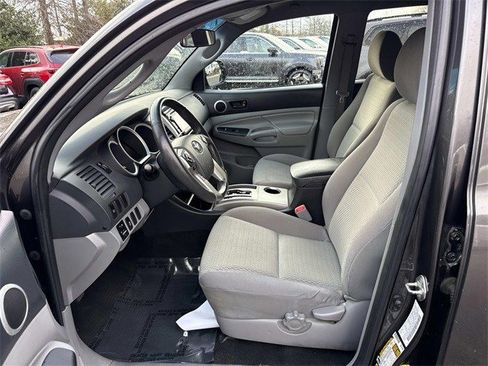 Used 2014 Toyota Tacoma PreRunner image 14