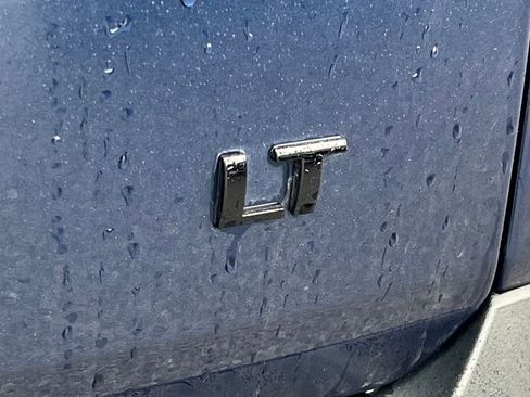 Used 2023 Chevrolet Traverse LT image 18