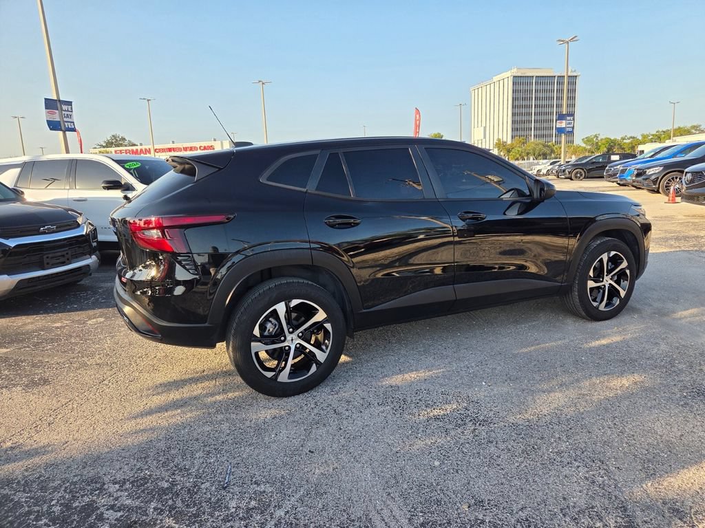 Certified 2024 Chevrolet Trax RS FWD image 13