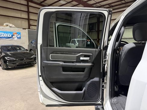 Used 2021 RAM 2500 Big Horn w/ Level 1 Equipment Group AWD/4WD image 14