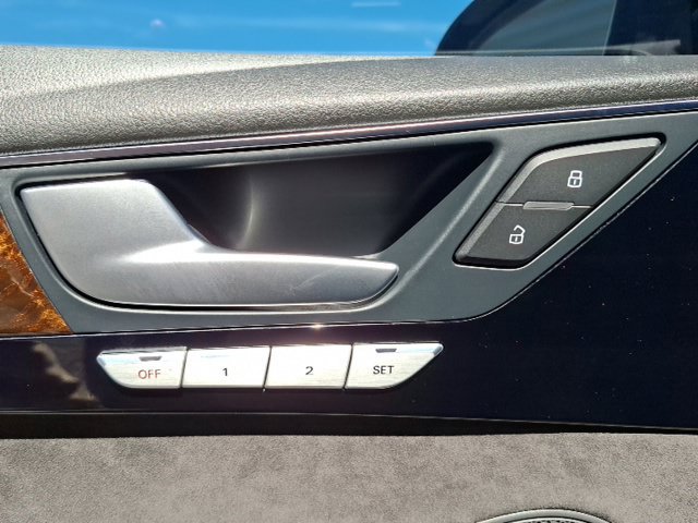 Used 2017 Audi A8 L 4.0T AWD/4WD image 12