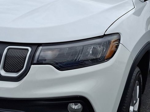 Certified 2022 Jeep Compass Latitude image 11