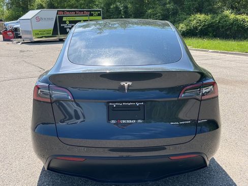 Used 2025 Tesla Model Y Long Range AWD/4WD image 7
