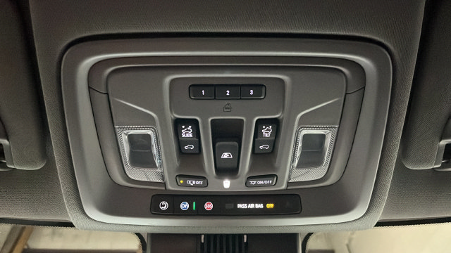 Used 2025 Chevrolet Silverado 1500 LT Trail Boss w/ Convenience Package II AWD/4WD image 32