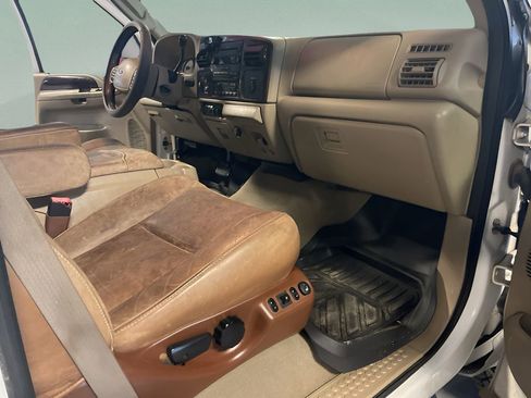 Used 2006 Ford F350 Harley-Davidson image 21