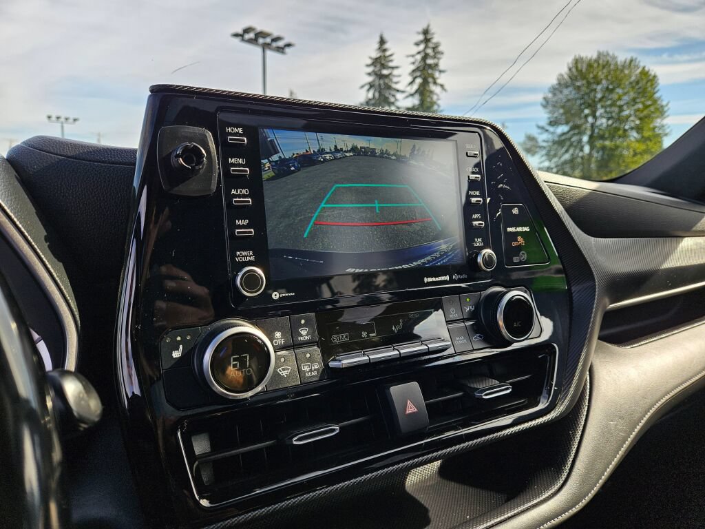 Used 2022 Toyota Highlander XSE AWD/4WD image 31