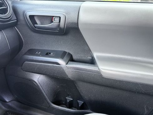 Used 2021 Toyota Tacoma SR RWD image 29