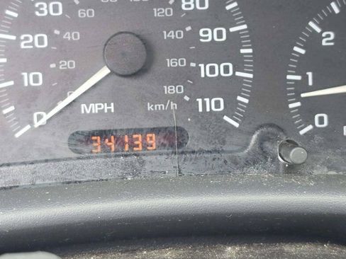 Used 2005 Chevrolet Cavalier Coupe w/ Sport Appearance Package FWD image 10