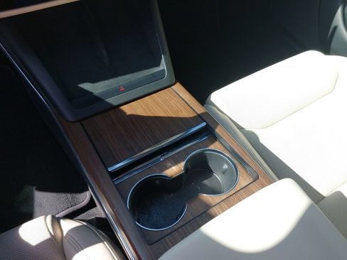 Used 2022 Tesla Model S AWD/4WD image 14
