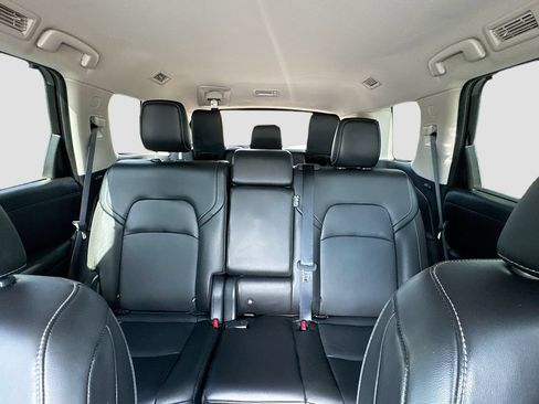 Certified 2024 Nissan Pathfinder SL FWD image 28