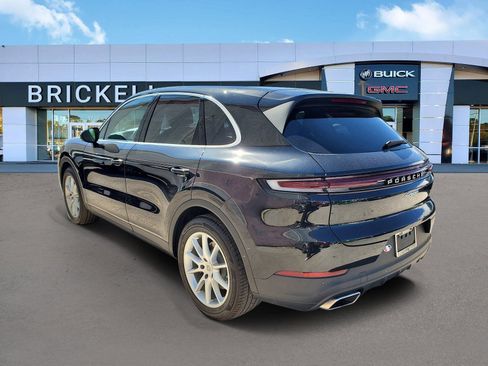 Used 2024 Porsche Cayenne image 4