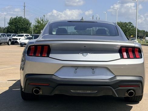 Used 2025 Ford Mustang Premium RWD image 8