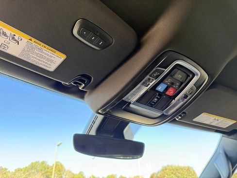 New 2026 RAM 1500 4x4 Crew Cab image 28