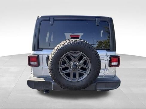 Used 2024 Jeep Wrangler Unlimited Sport AWD/4WD image 6