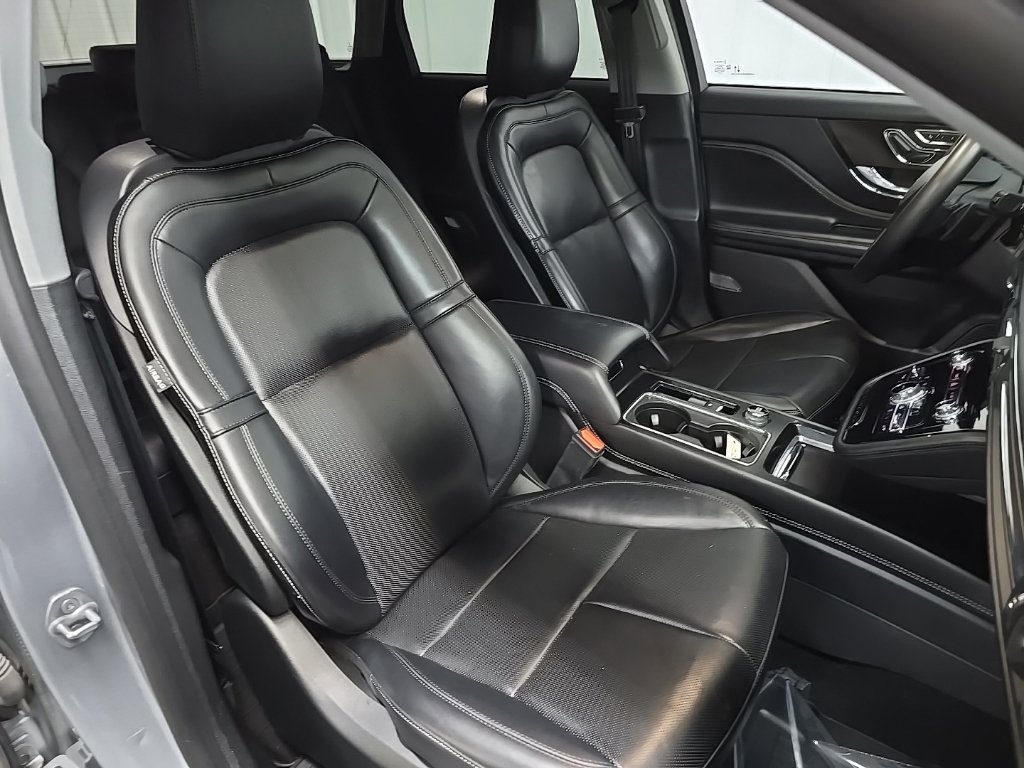 Used 2022 Lincoln Corsair AWD w/ Equipment Group 101A image 16