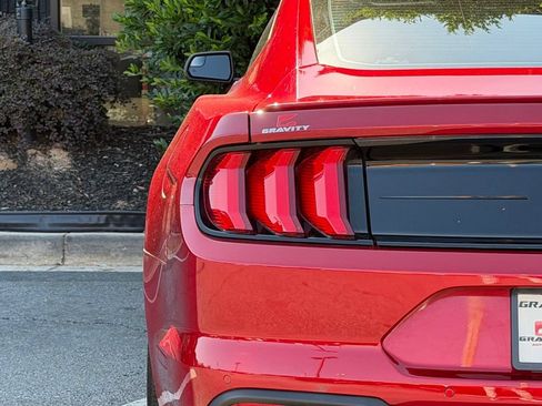 Used 2020 Ford Mustang Premium RWD image 15