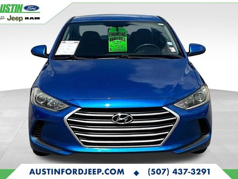 Used 2017 Hyundai Elantra SE image 2