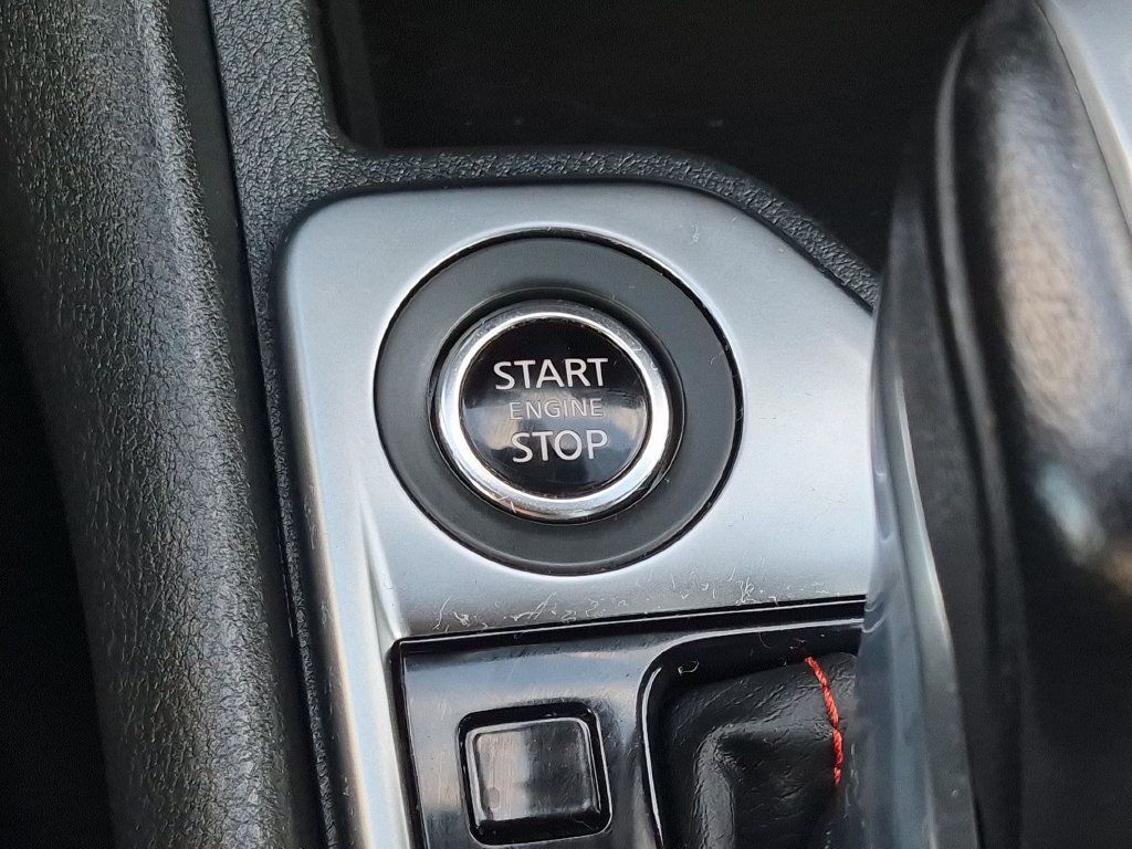 Used 2025 Nissan Sentra SR w/ Midnight Edition FWD image 16