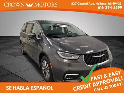 Used 2022 Chrysler Pacifica Touring-L