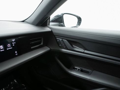 Used 2022 Porsche Taycan 4S image 24