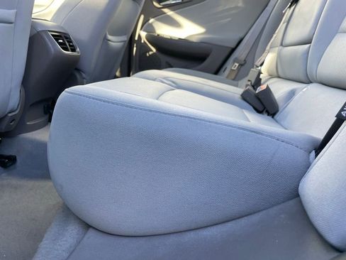 Used 2021 Chevrolet Malibu LT image 38