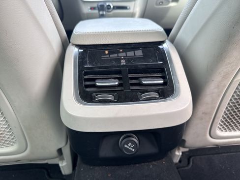 Used 2017 Volvo S90 T6 Momentum w/ Vision Package image 25