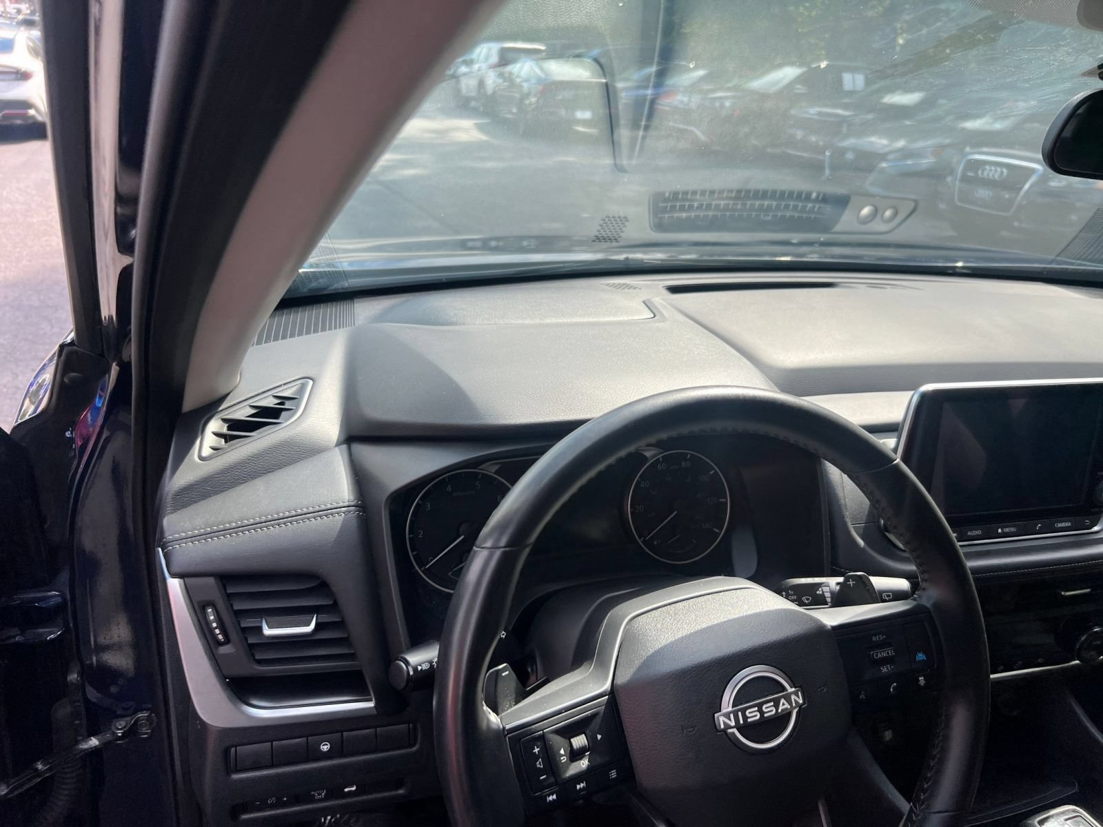 Used 2025 Nissan Rogue SV AWD/4WD image 32