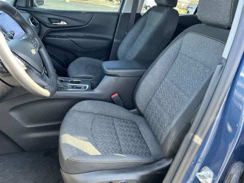 Used 2024 Chevrolet Equinox LT image 18