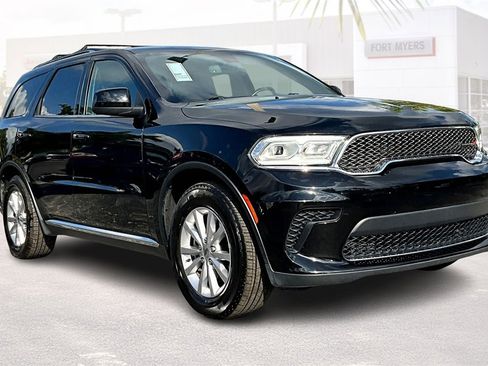 Used 2024 Dodge Durango SXT image 1