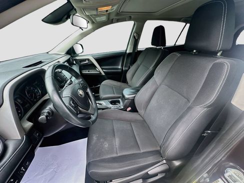 Used 2018 Toyota RAV4 XLE FWD image 21