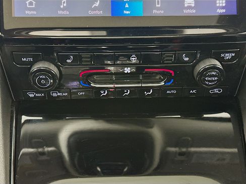 Used 2023 Jeep Grand Cherokee L Limited image 24