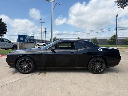 Used 2010 Dodge Challenger R/T RWD image 4