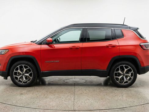 Used 2025 Jeep Compass Limited image 5