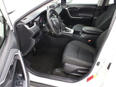 Used 2023 Toyota RAV4 LE FWD image 14