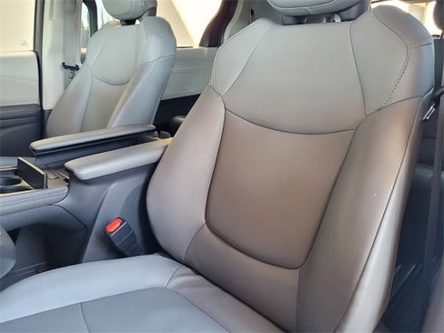 Certified 2023 Toyota Sienna XLE image 20