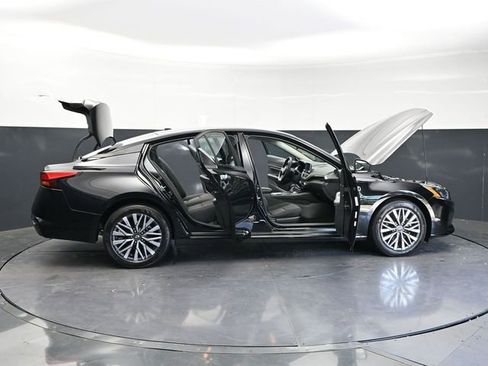 Used 2025 Nissan Altima 2.5 SV FWD image 40