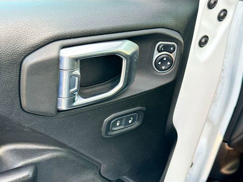 Used 2021 Jeep Wrangler Unlimited Sport image 19