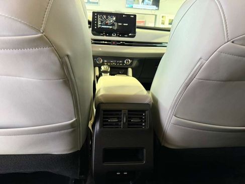 Used 2025 Mitsubishi Outlander Trail Edition image 21