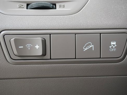 Used 2011 Hyundai Tucson GLS image 18