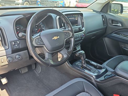 Used 2021 Chevrolet Colorado Z71 w/ Safety Package AWD/4WD image 15