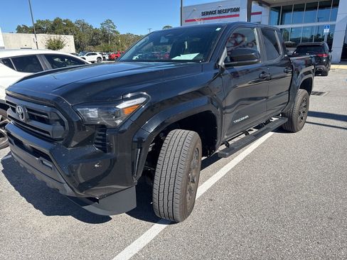 Used 2024 Toyota Tacoma 2WD Double Cab image 3