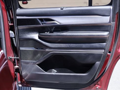 Used 2022 Jeep Grand Wagoneer Series III w/ Flexible Seating Group AWD/4WD image 95