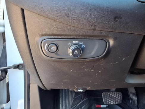 Used 2022 Chevrolet Equinox LT AWD/4WD image 18