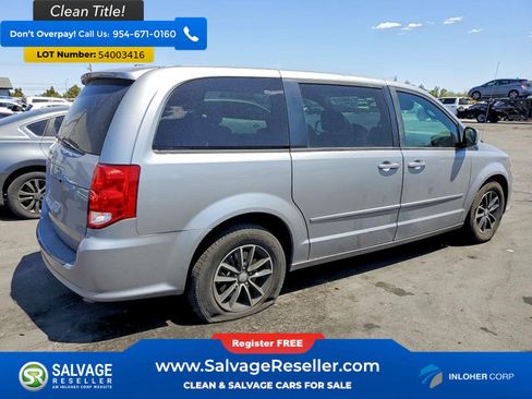 Used 2017 Dodge Grand Caravan SE FWD image 4