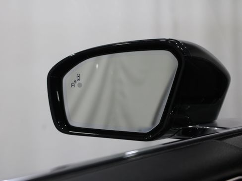 Used 2019 Lincoln Continental Reserve w/ Rear Seat Package FWD image 18